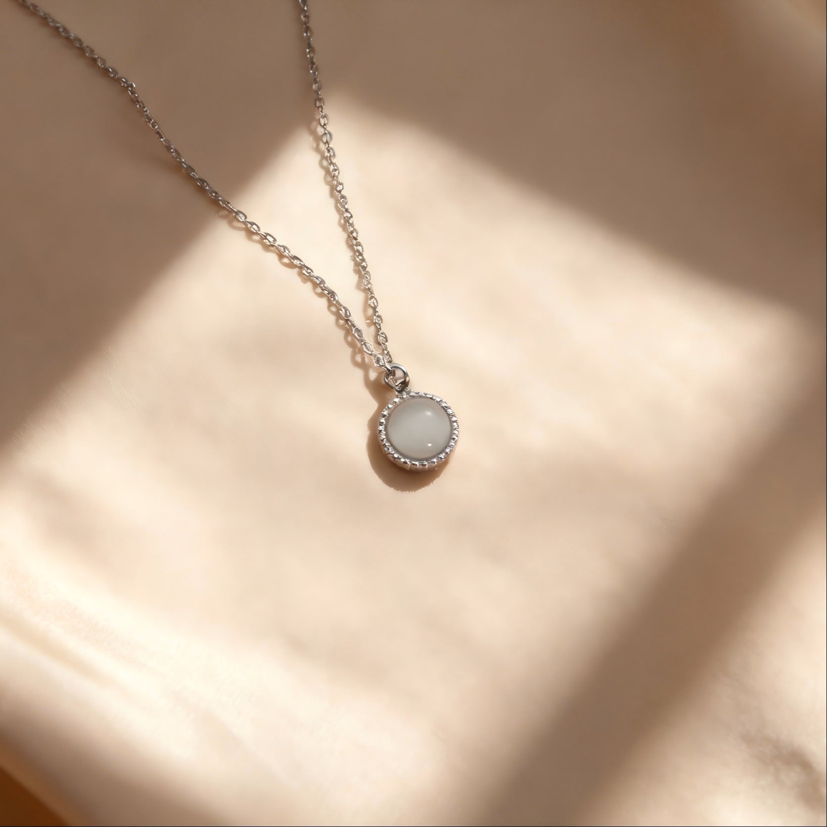 Round Cat Eye Necklace