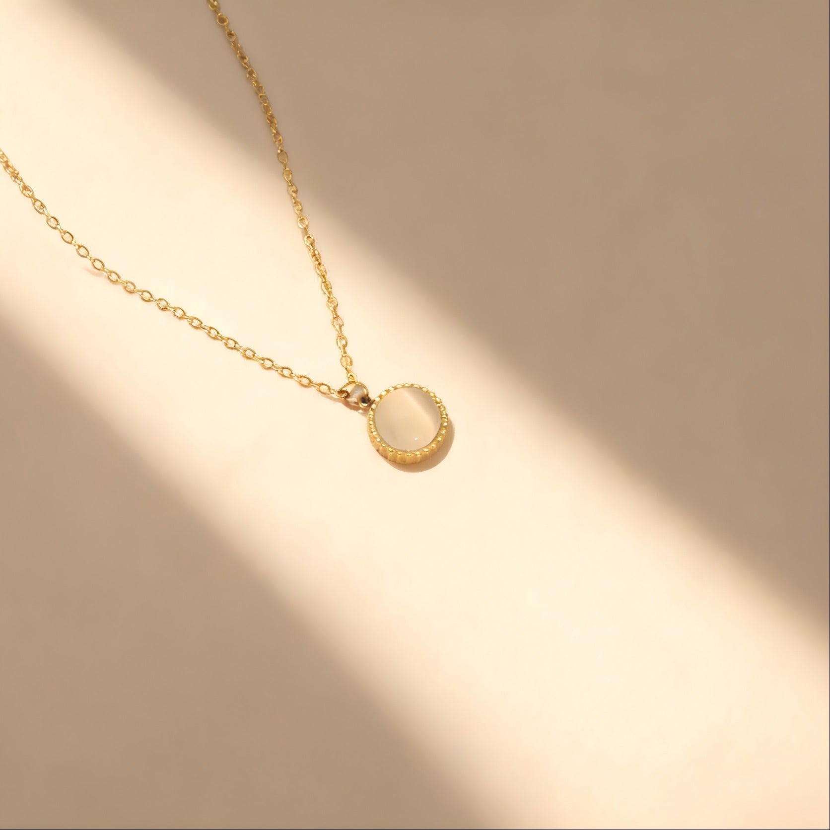 Round Cat Eye Necklace