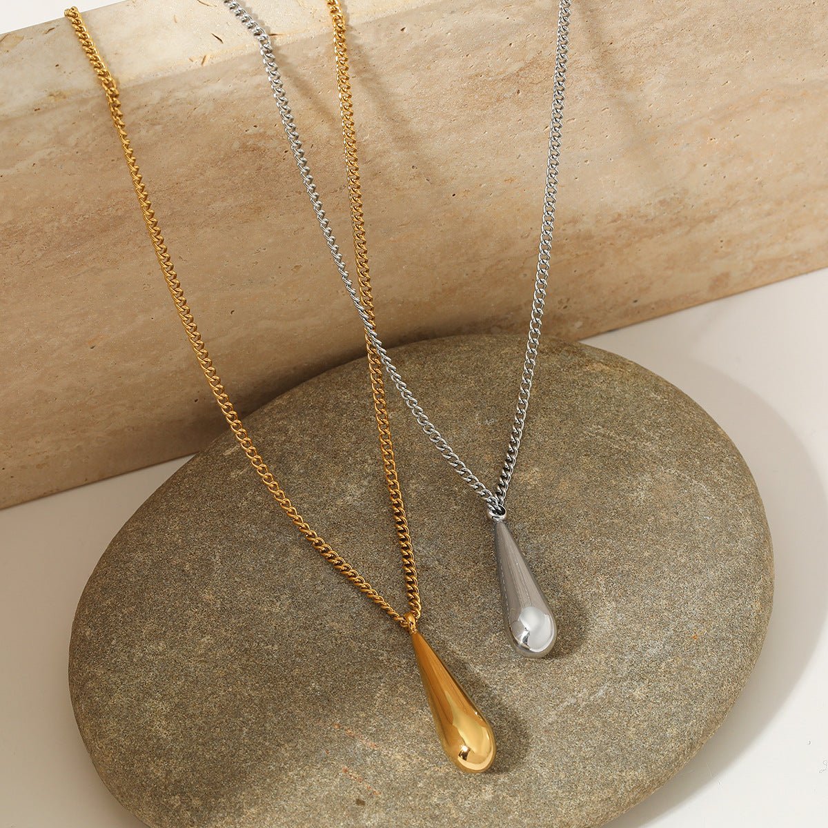 Stainless steel necklace
