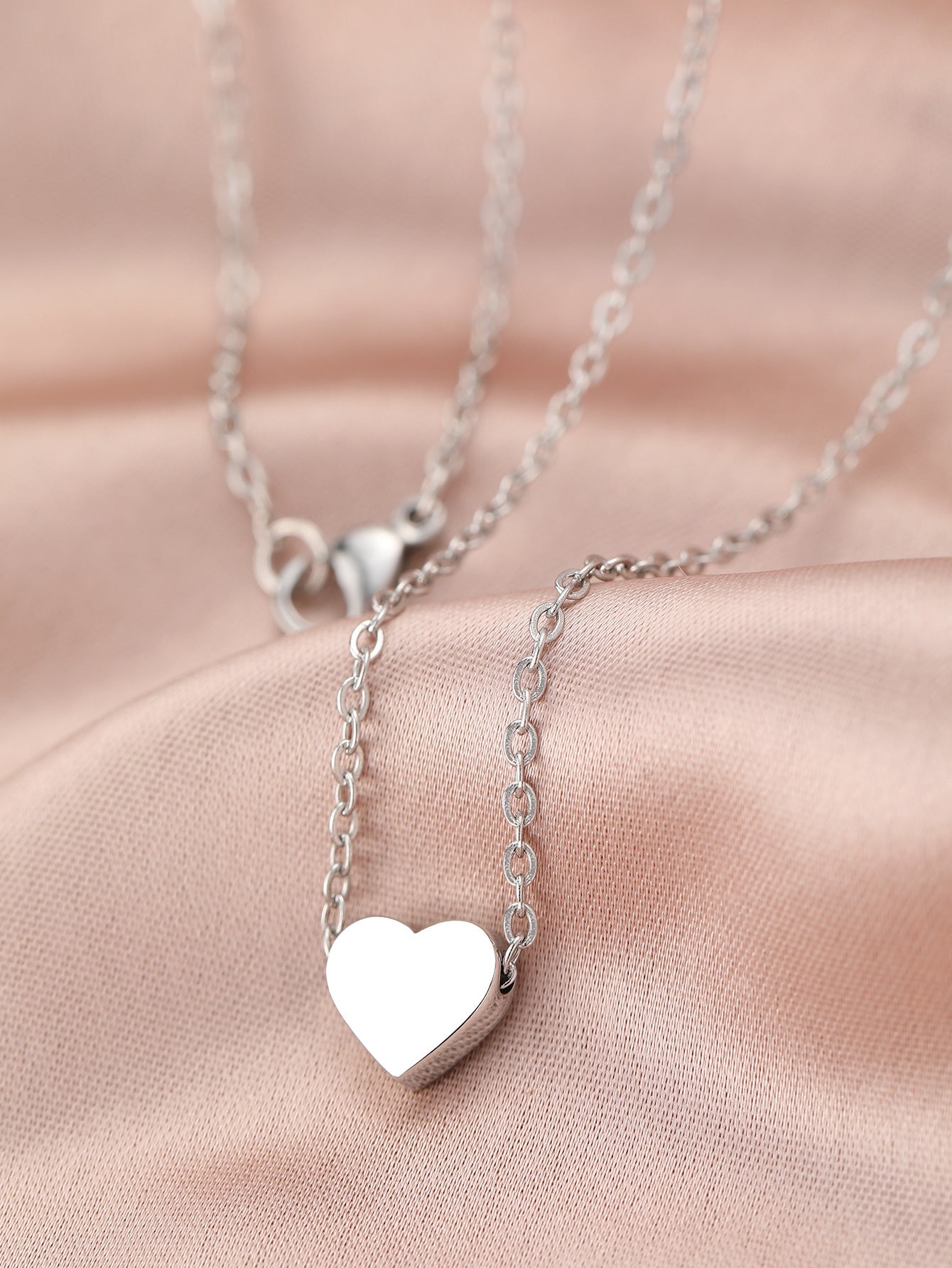 New Minimalist Heart-Shaped Pendant Necklace