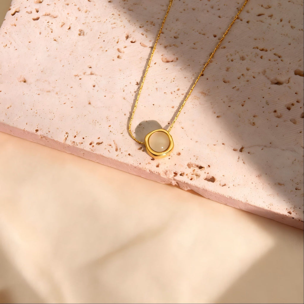 Round Cat Eye Necklace